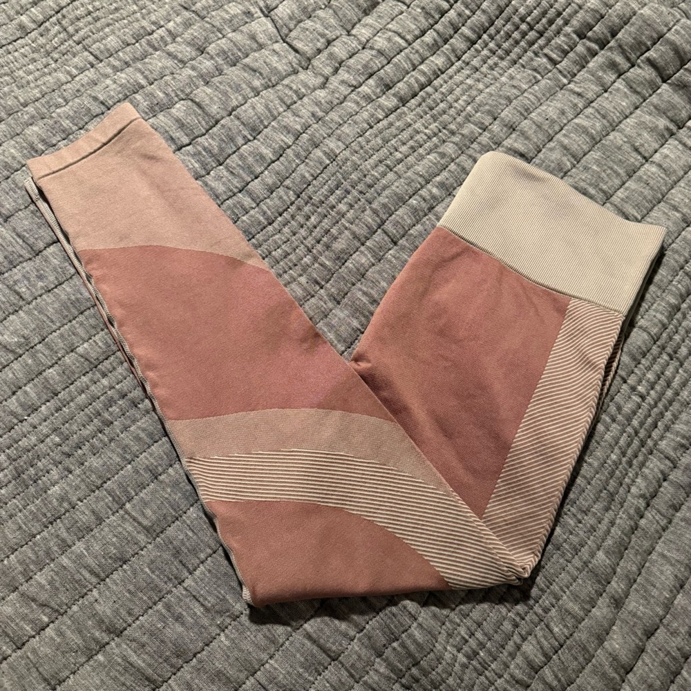 Mono B seamless leggings, size L